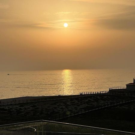 Povoa De Varzim-Sleeps4-Beachfront-Ac-Parking Eksteriør billede